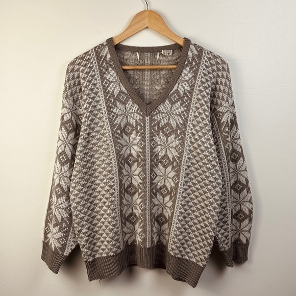 Vintage V-Neck Grandpa Sweater - Lightweight - Size  L - Picture 1 of 6